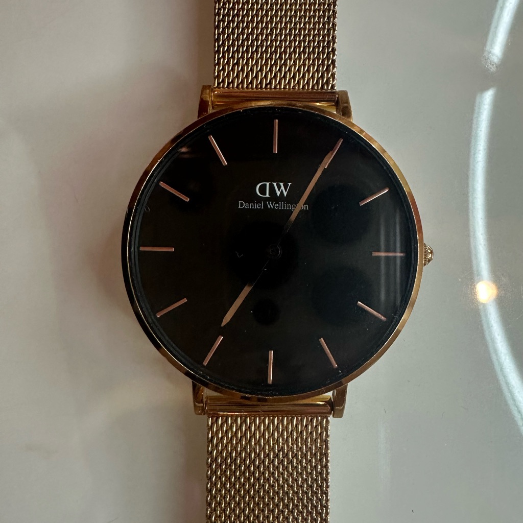 Rose Gold Daniel Wellington Watch 55$